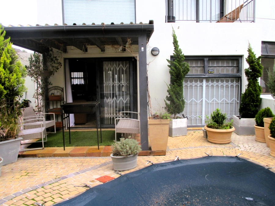 To Let 2 Bedroom Property for Rent in Strand North Western Cape